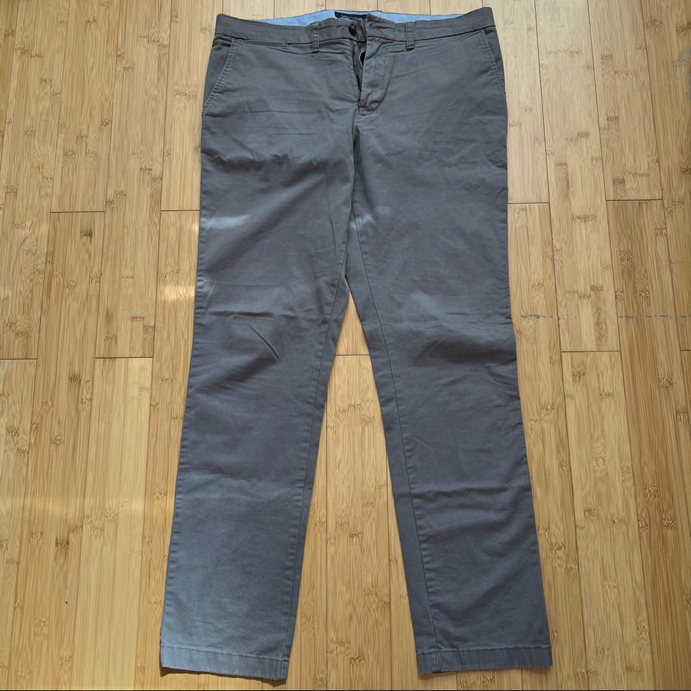 Tommy Hilfiger Mens Khakis